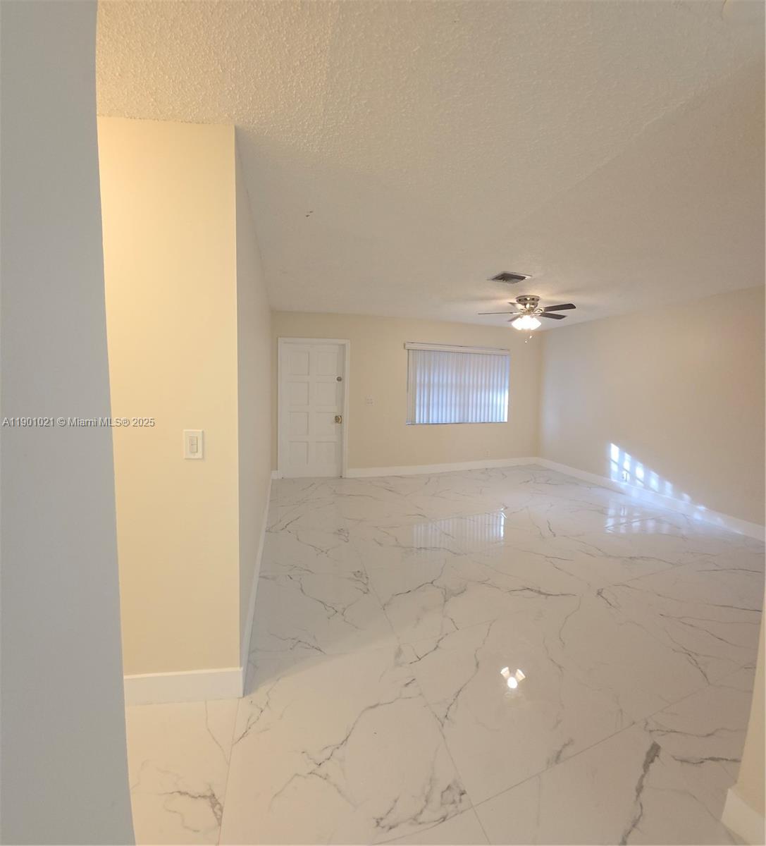 HOLLYWOOD LITTLE RANCHES - Residential Lease