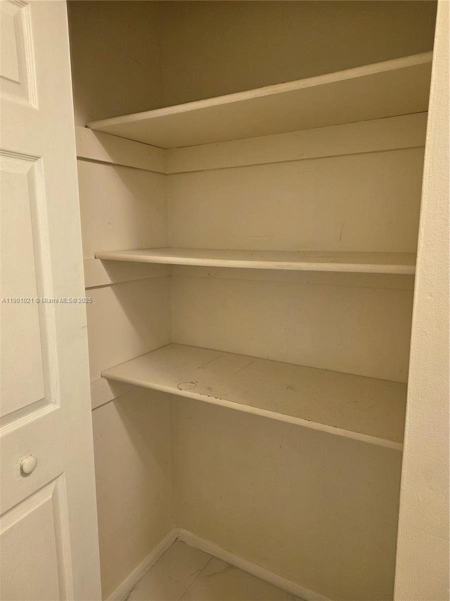 HOLLYWOOD LITTLE RANCHES - Residential Lease