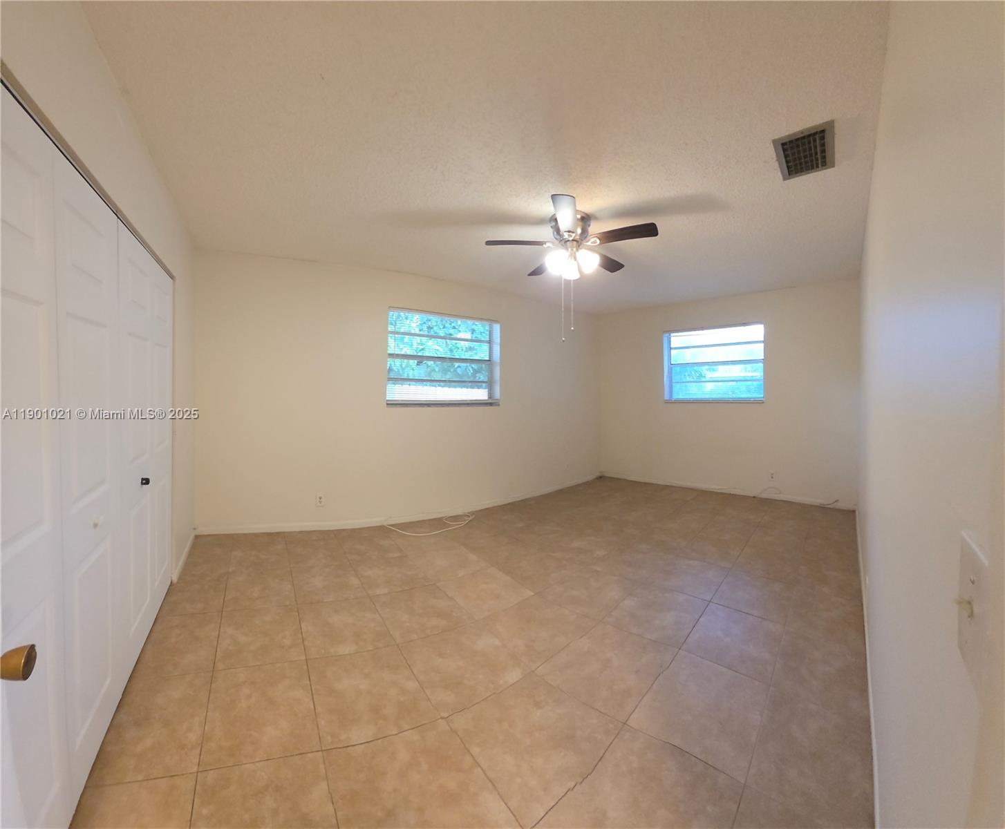 HOLLYWOOD LITTLE RANCHES - Residential Lease