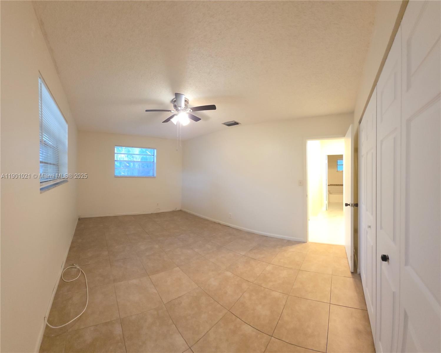 HOLLYWOOD LITTLE RANCHES - Residential Lease