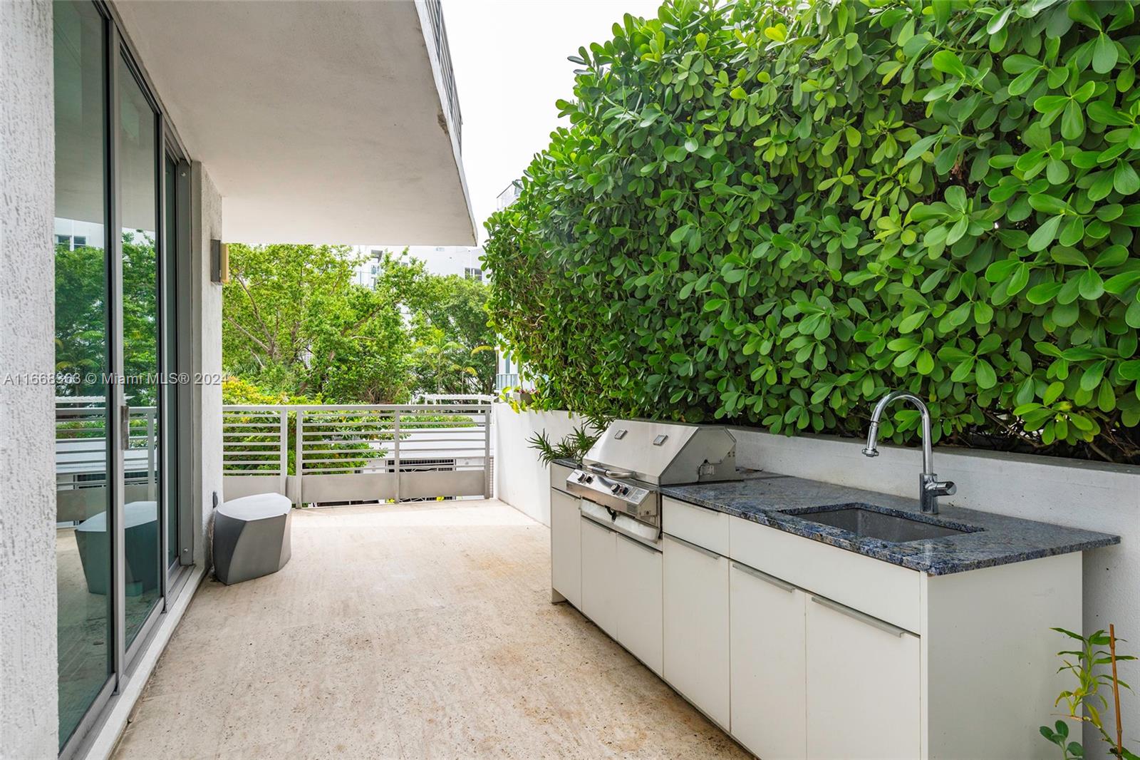 CAPRI SOUTH BEACH CONDO - Residential