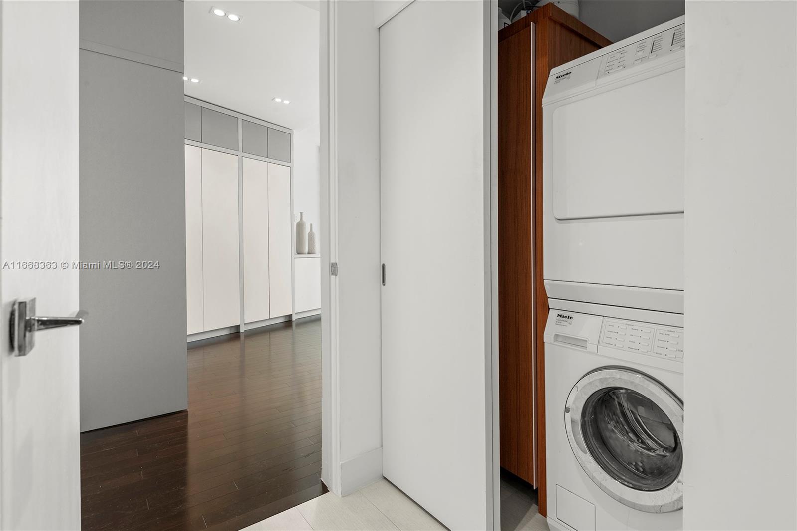 CAPRI SOUTH BEACH CONDO - Residential