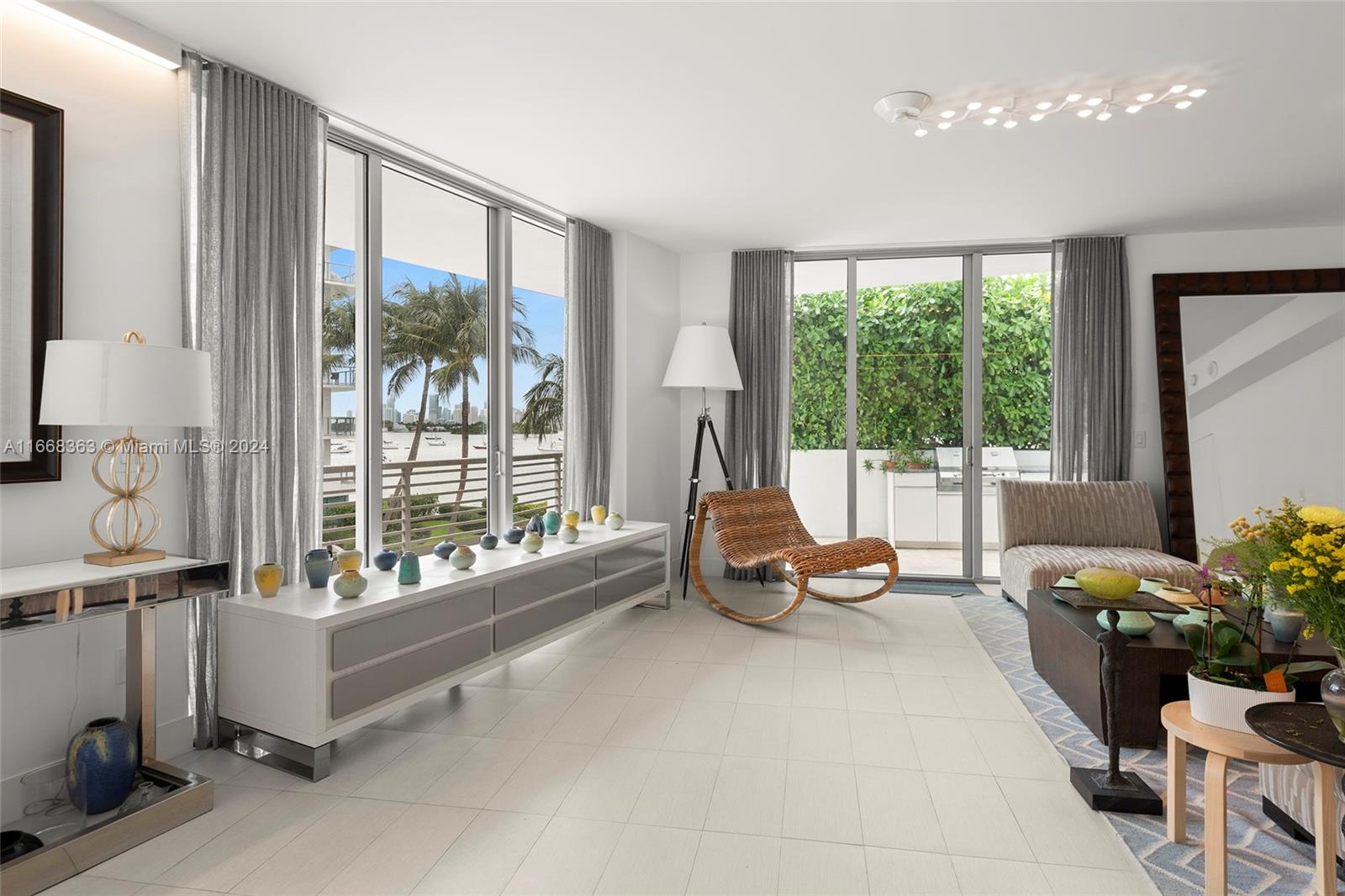 CAPRI SOUTH BEACH CONDO - Residential