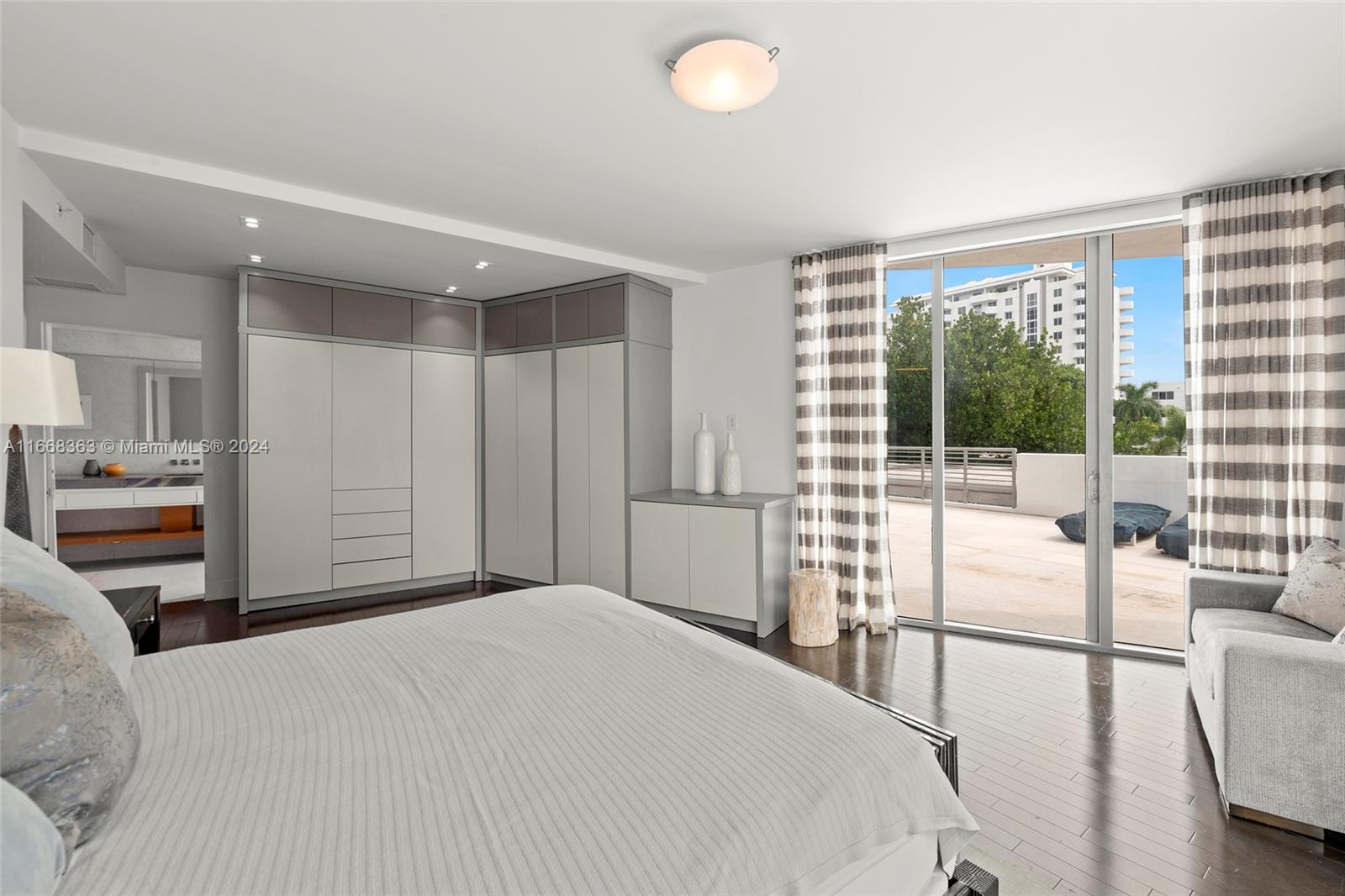 CAPRI SOUTH BEACH CONDO - Residential