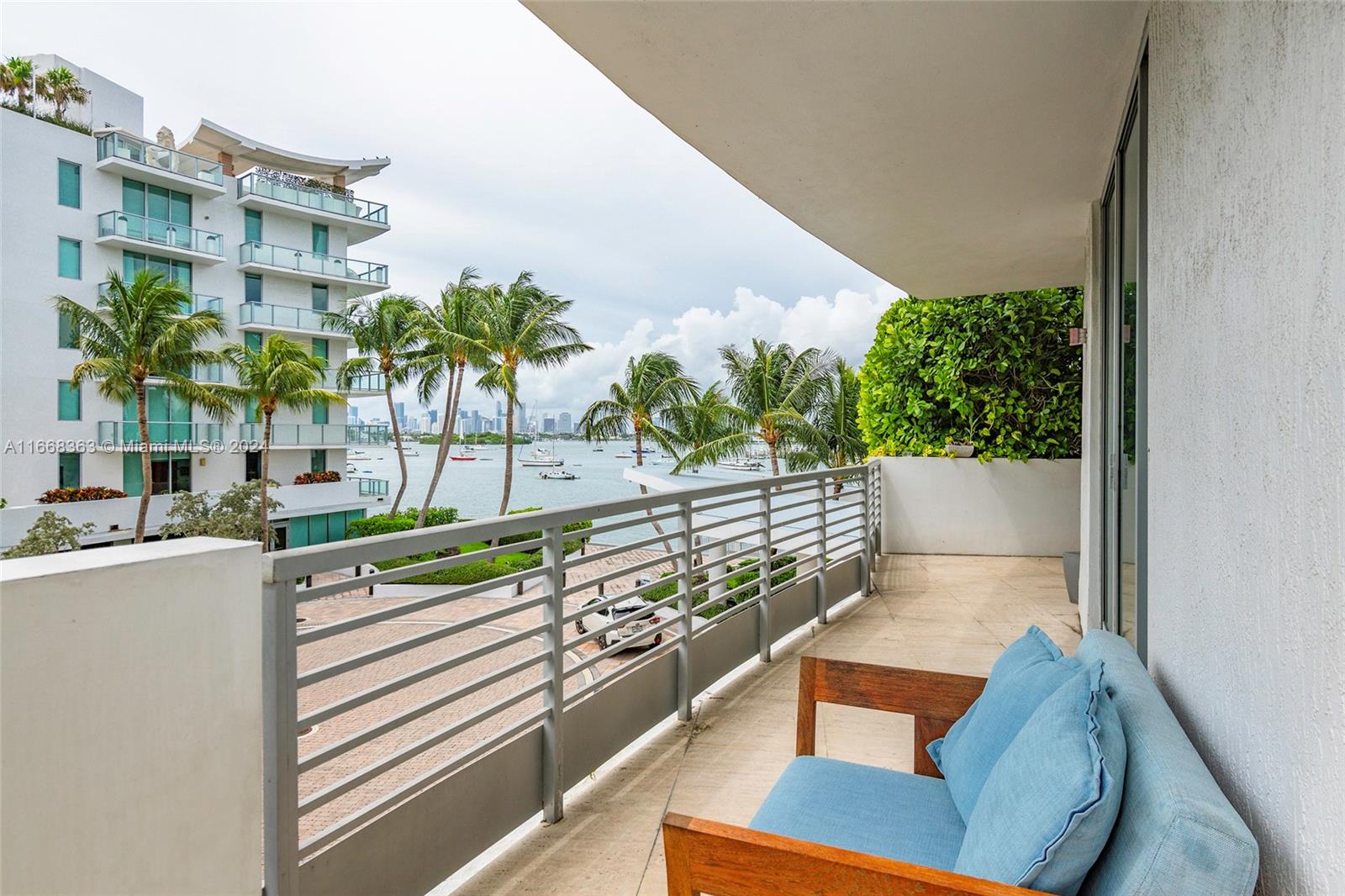CAPRI SOUTH BEACH CONDO - Residential