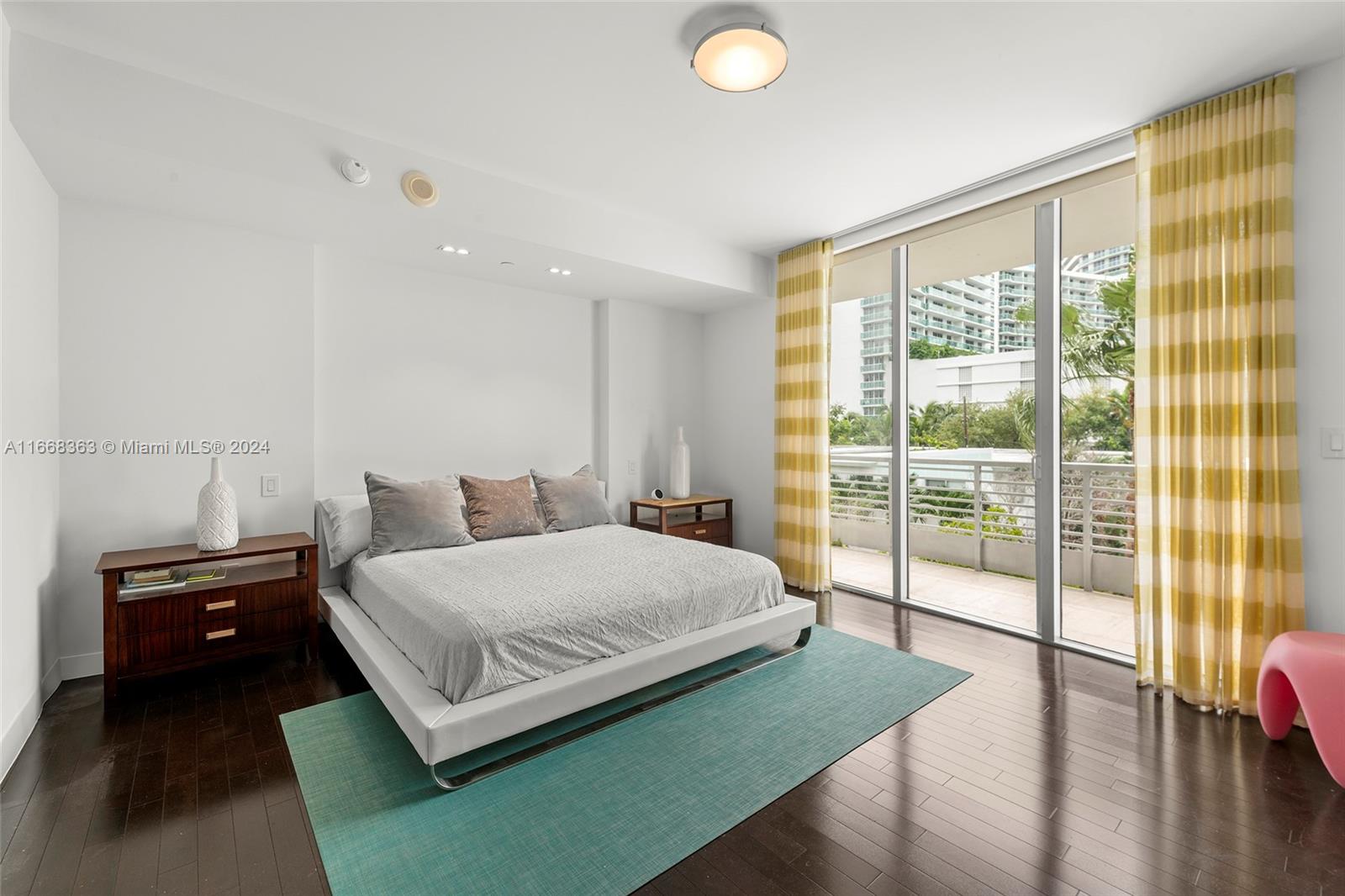 CAPRI SOUTH BEACH CONDO - Residential