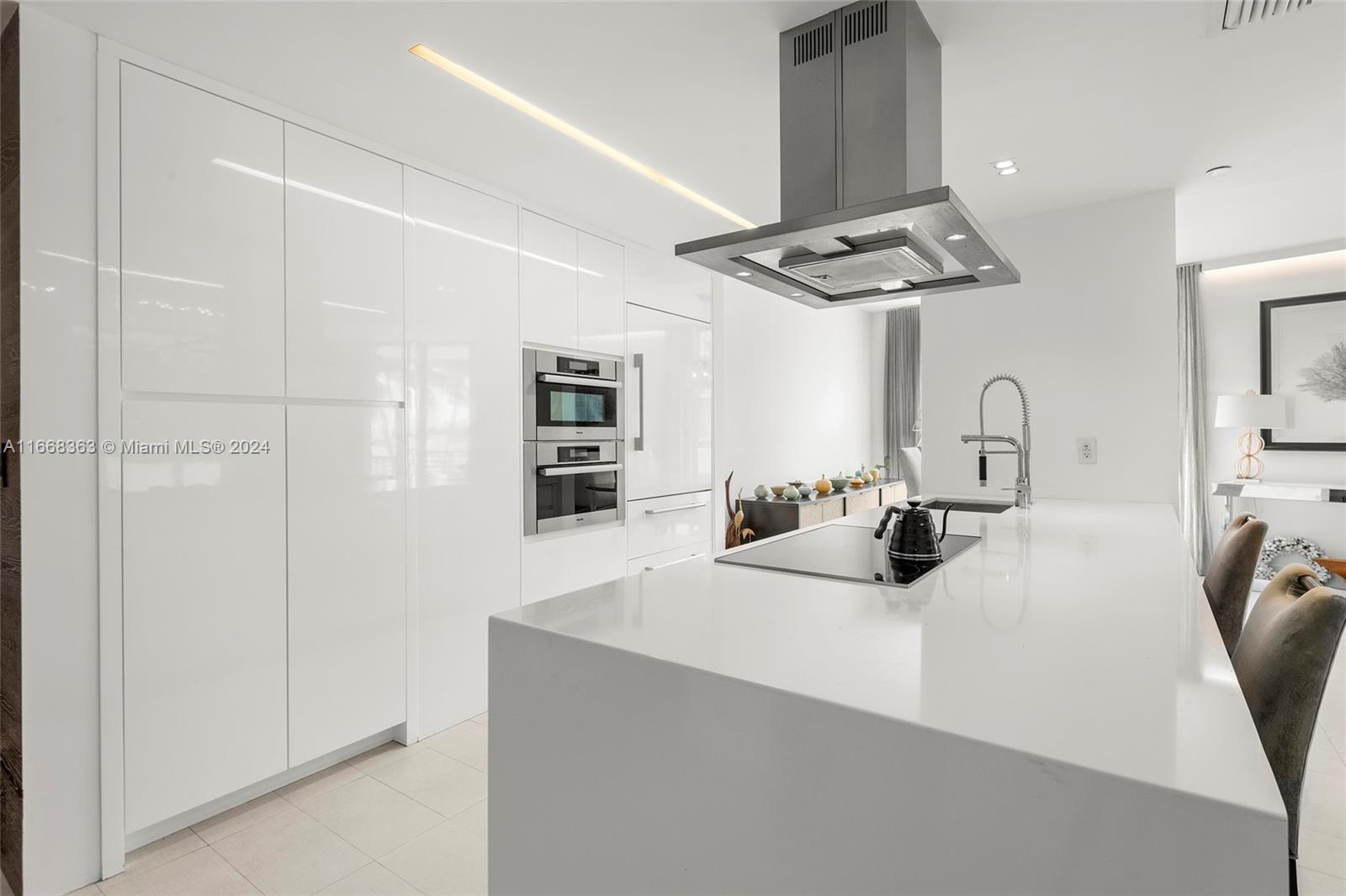 CAPRI SOUTH BEACH CONDO - Residential