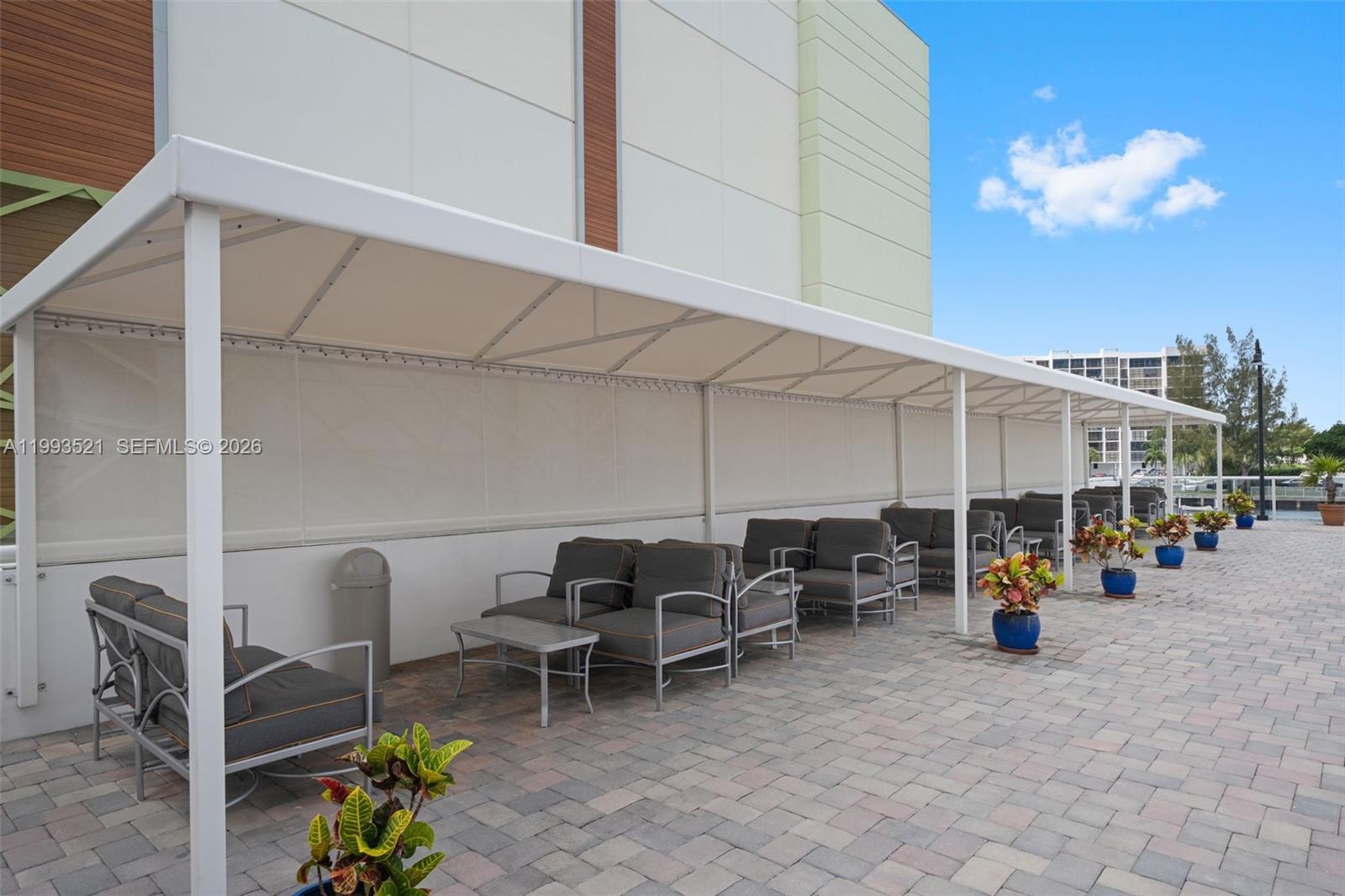 RESIDENCES ON HOLLYWOOD B - Residential