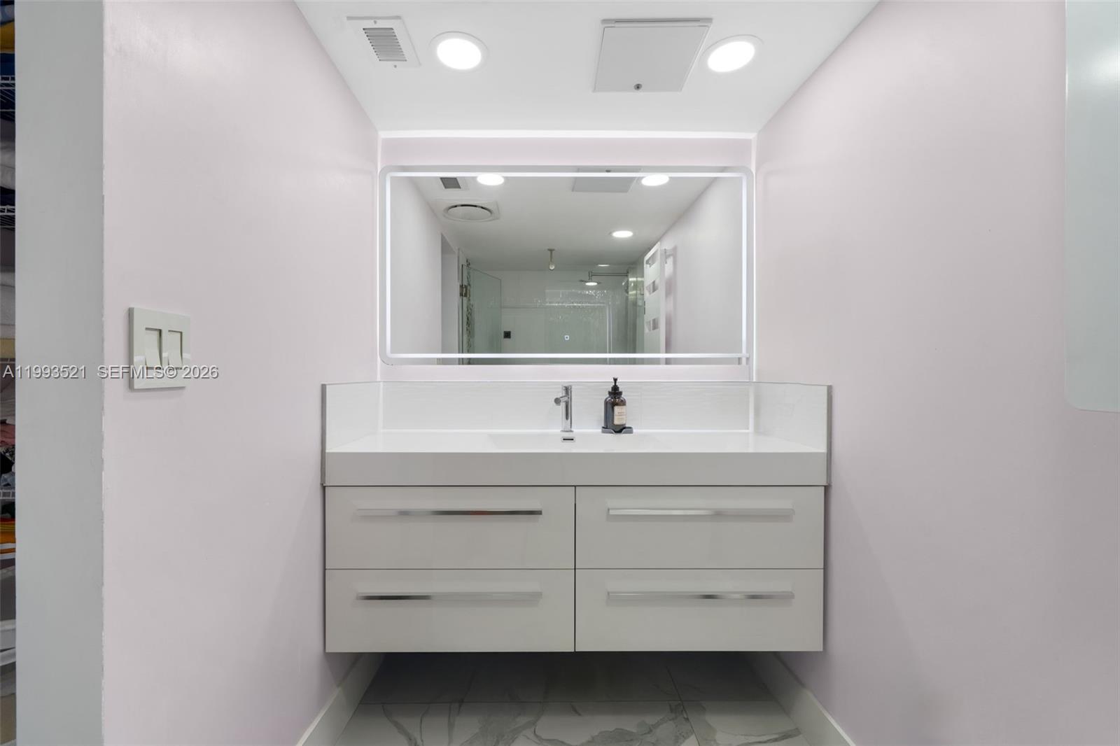 RESIDENCES ON HOLLYWOOD B - Residential