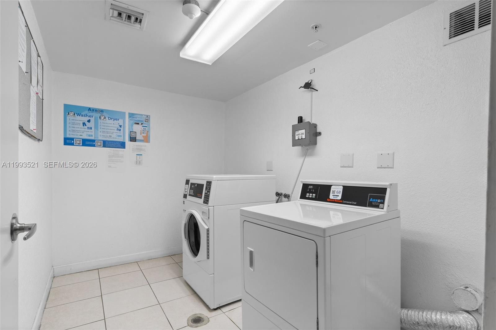 RESIDENCES ON HOLLYWOOD B - Residential