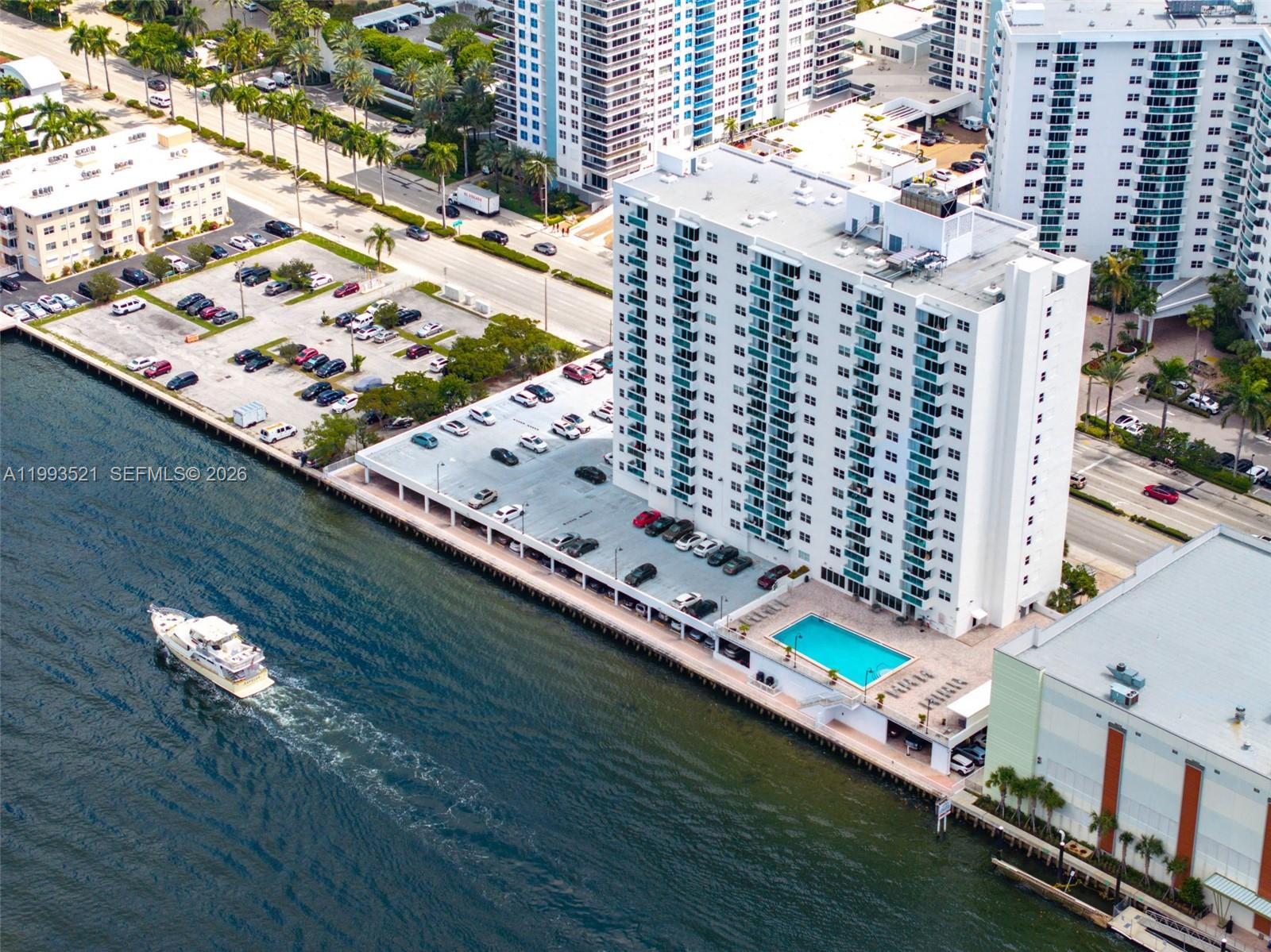 RESIDENCES ON HOLLYWOOD B - Residential