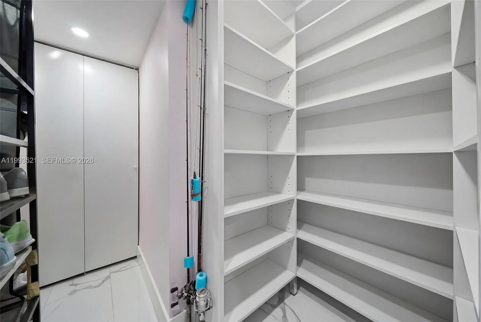 RESIDENCES ON HOLLYWOOD B - Residential