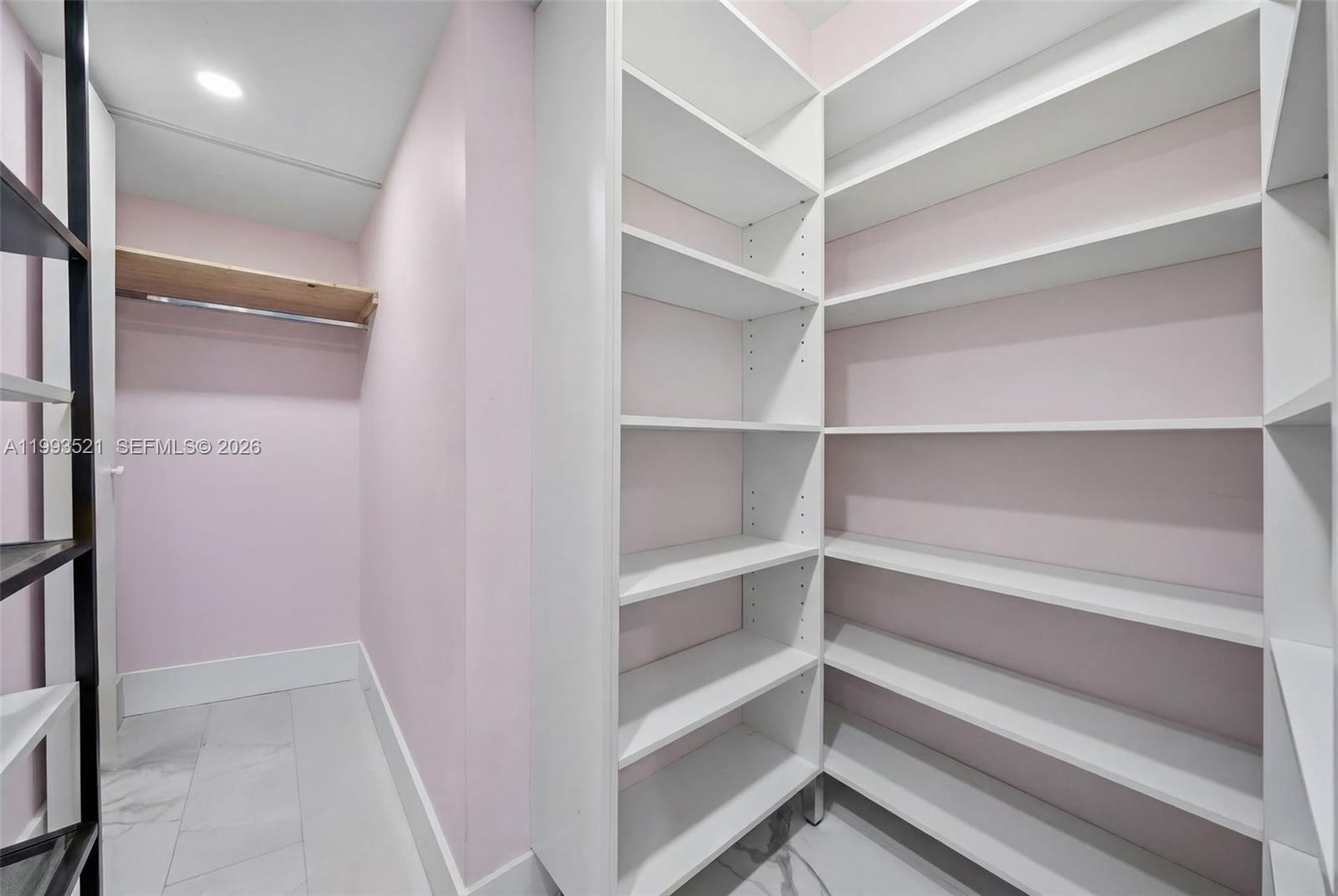 RESIDENCES ON HOLLYWOOD B - Residential