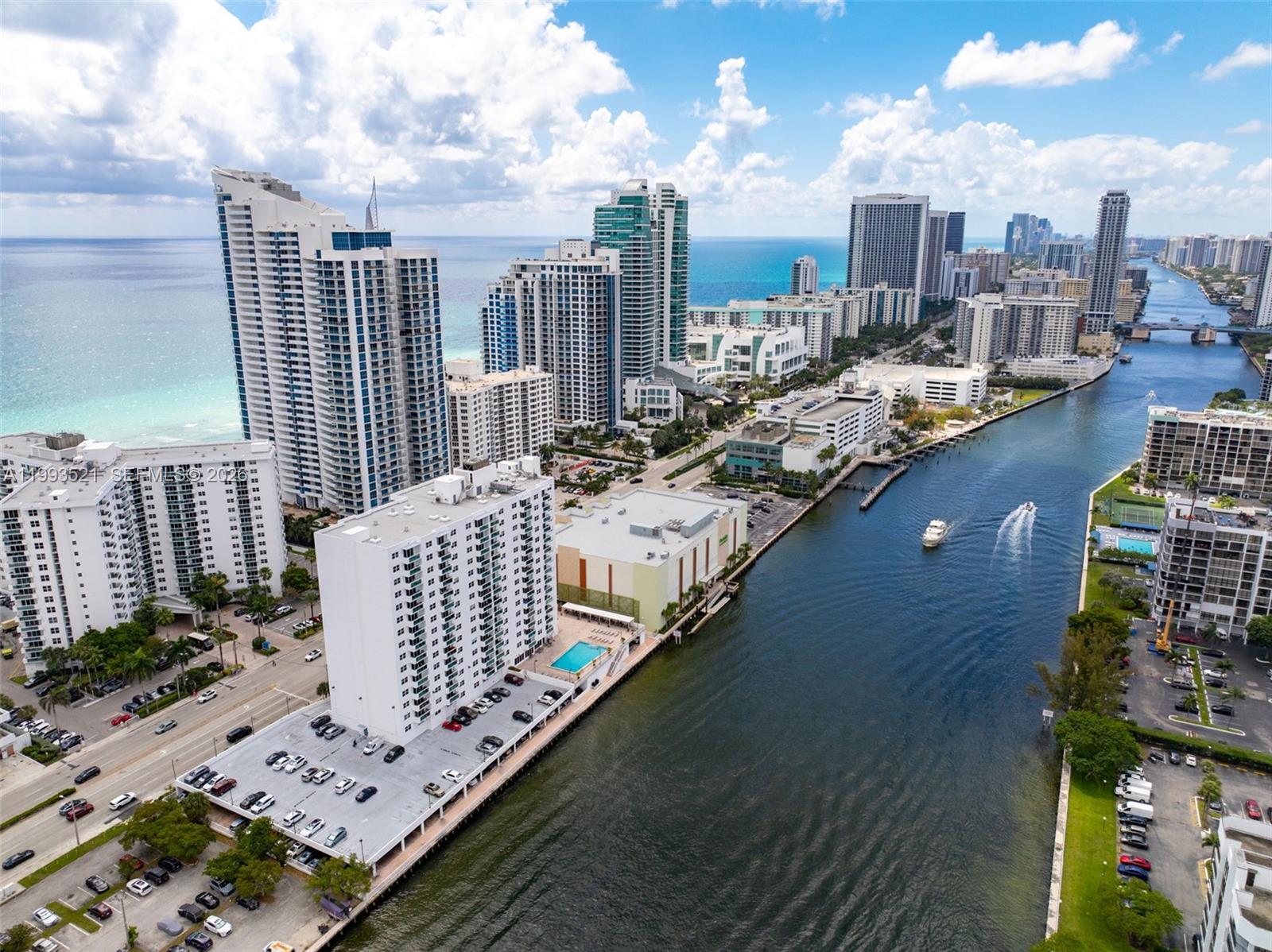 RESIDENCES ON HOLLYWOOD B - Residential