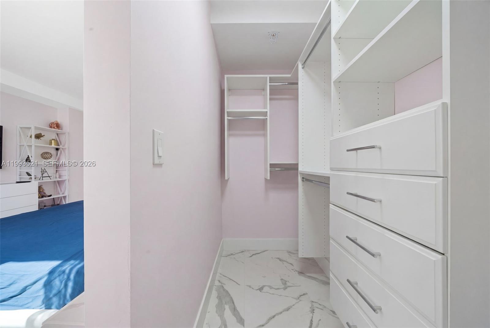 RESIDENCES ON HOLLYWOOD B - Residential