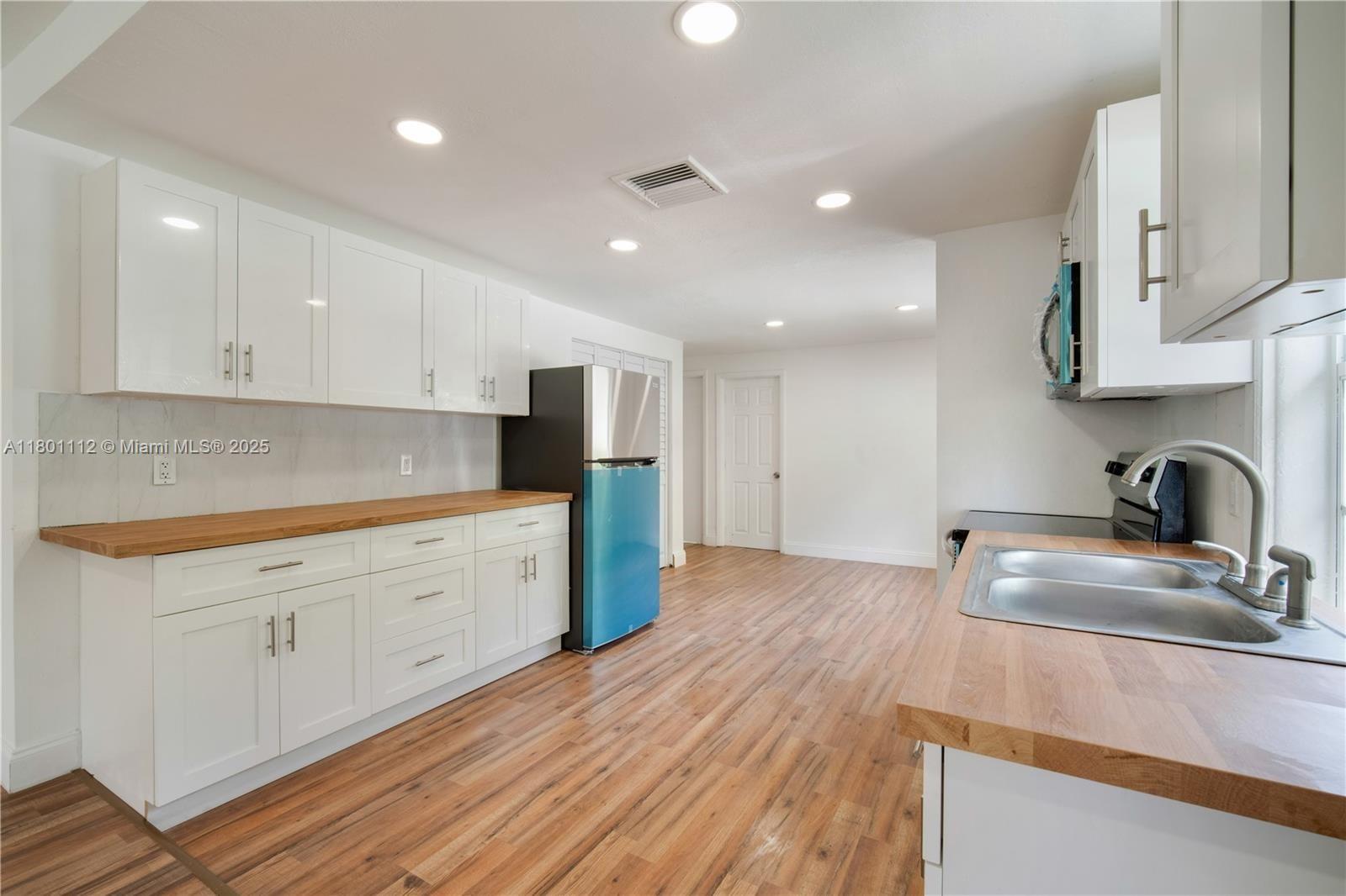 HOLLYWOOD PARK - Residential