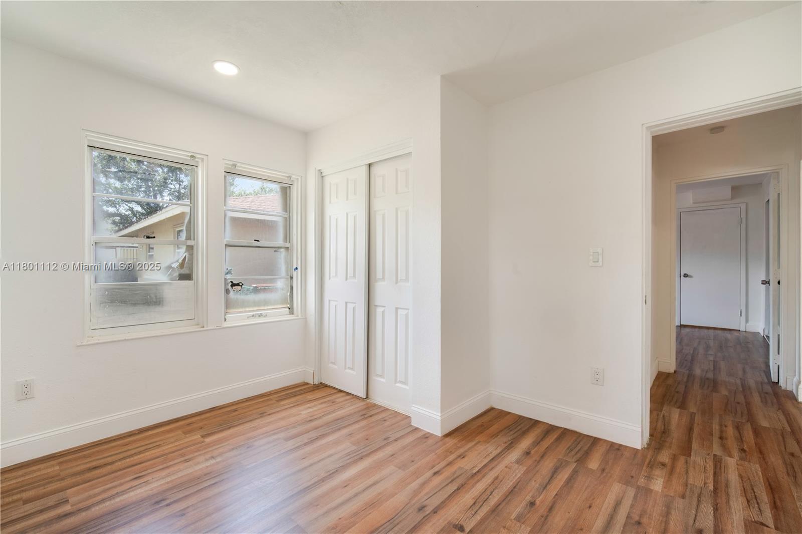 HOLLYWOOD PARK - Residential