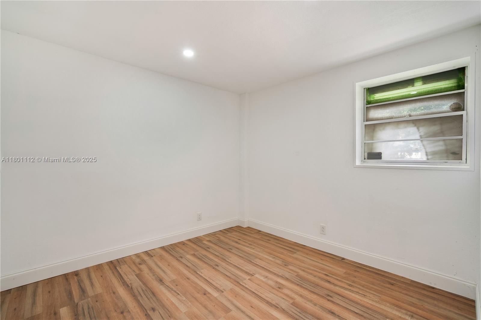HOLLYWOOD PARK - Residential