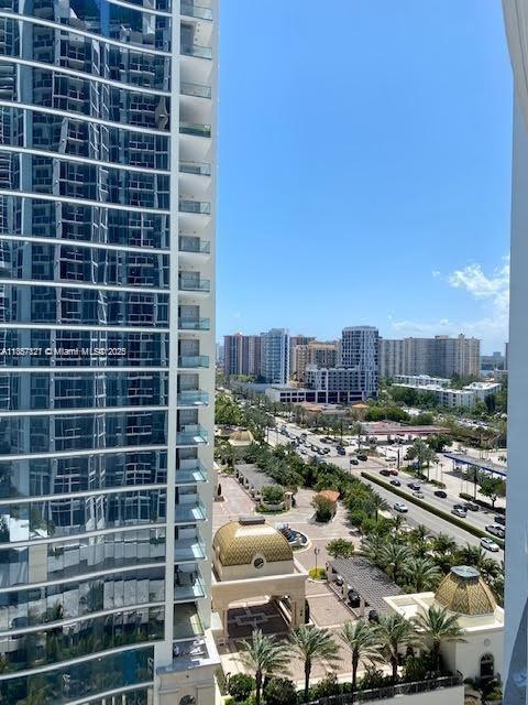 18001 Collins Ave 811
