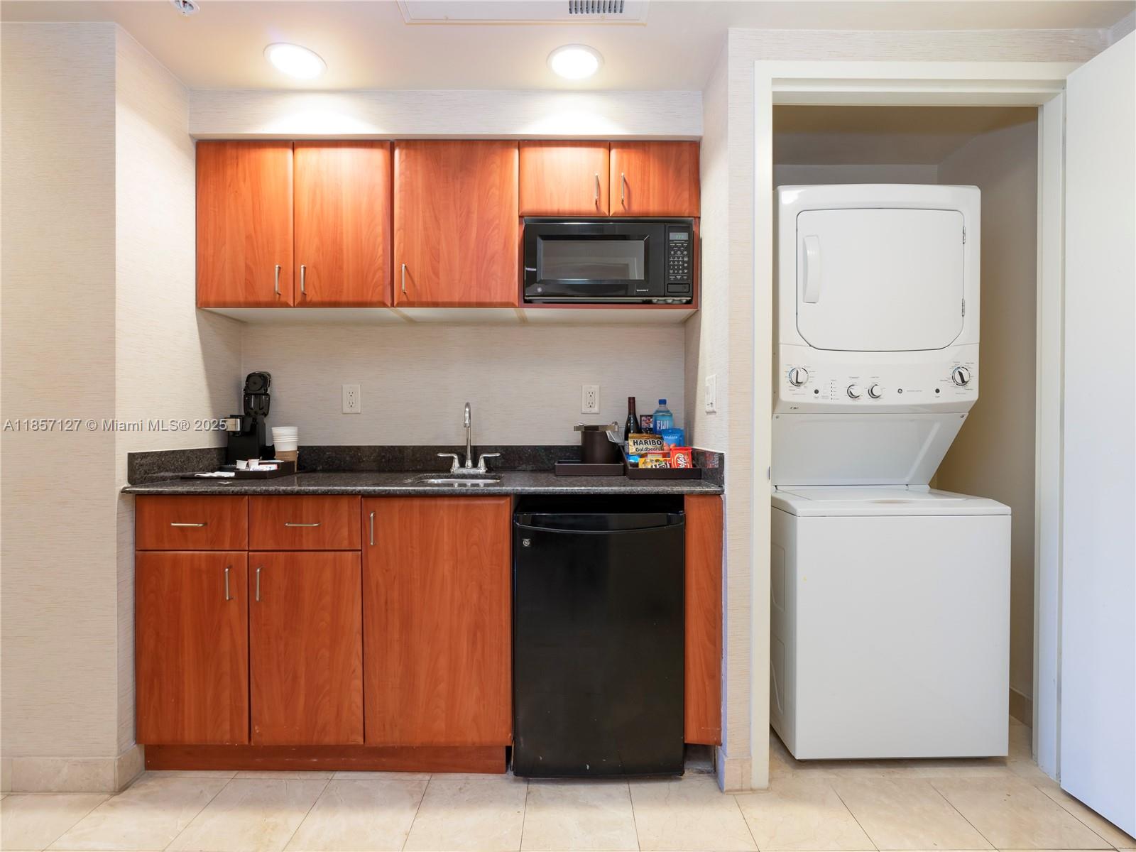 TRUMP INTERNATIONAL SONES - Residential