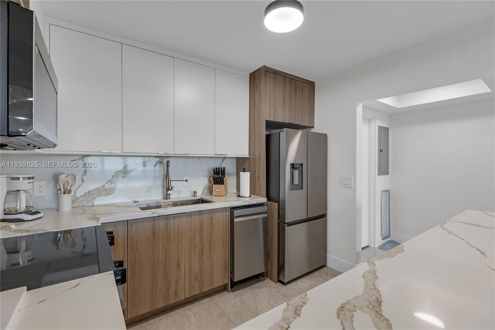 QUADOMAIN TOWER I AND IV - Residential Lease