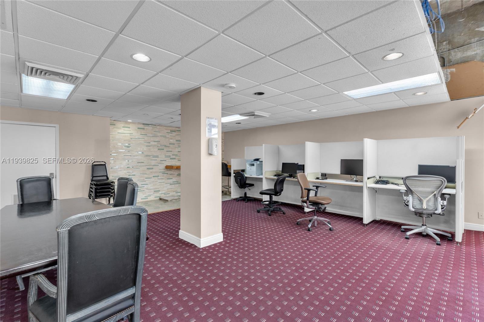 QUADOMAIN TOWER I AND IV - Residential Lease