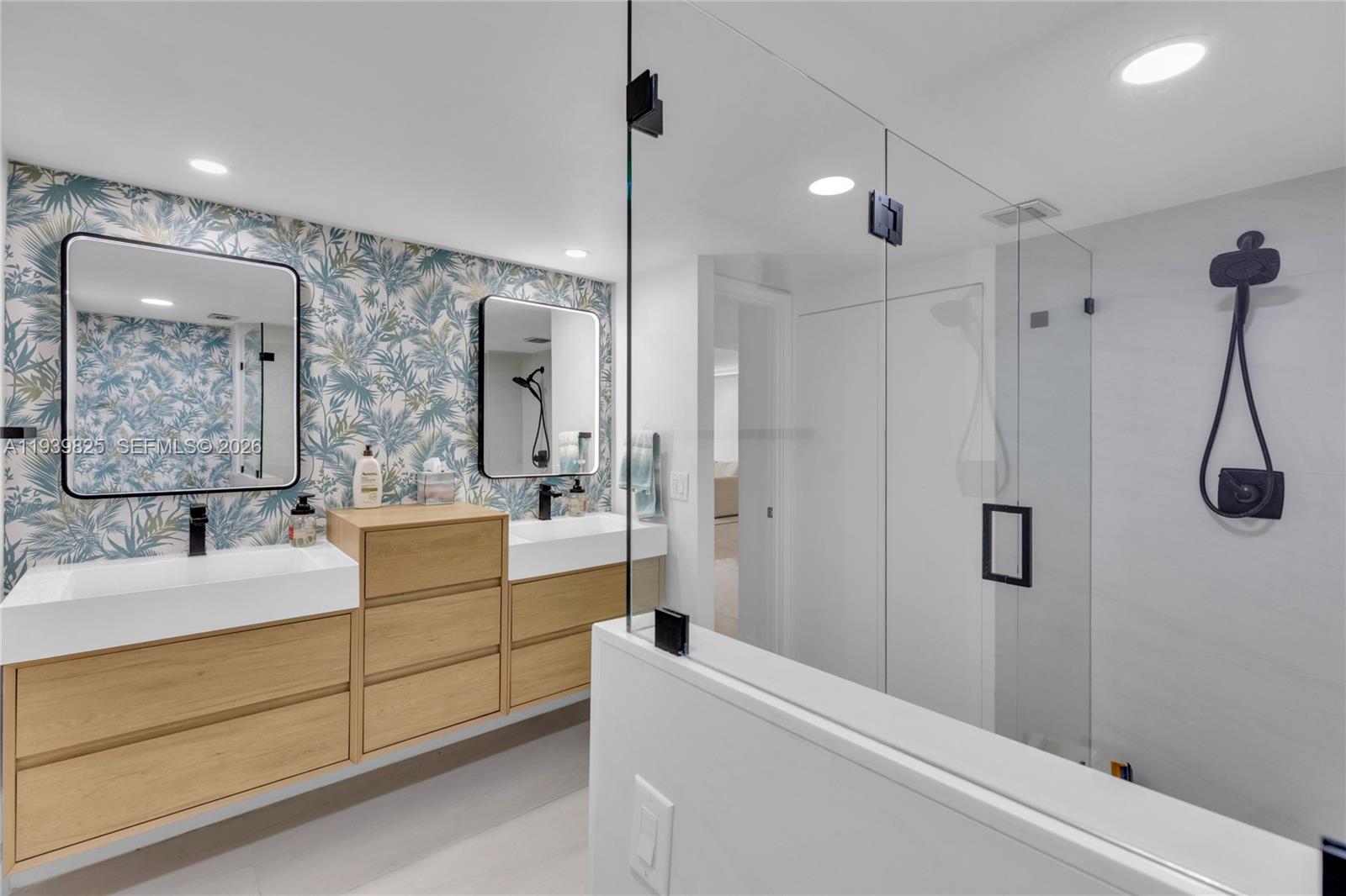 QUADOMAIN TOWER I AND IV - Residential Lease