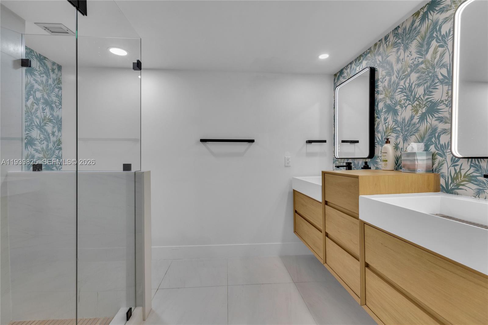 QUADOMAIN TOWER I AND IV - Residential Lease