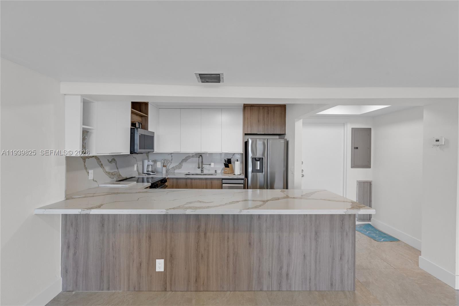 QUADOMAIN TOWER I AND IV - Residential Lease