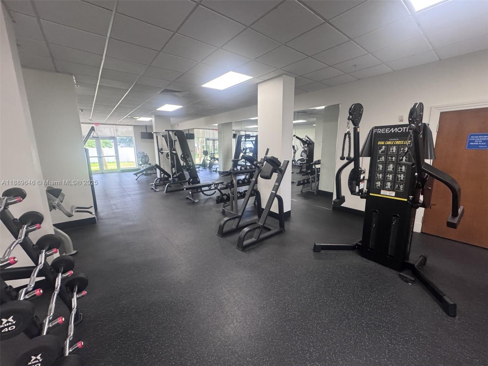 RESIDENCES ON HOLLYWOOD B - Residential