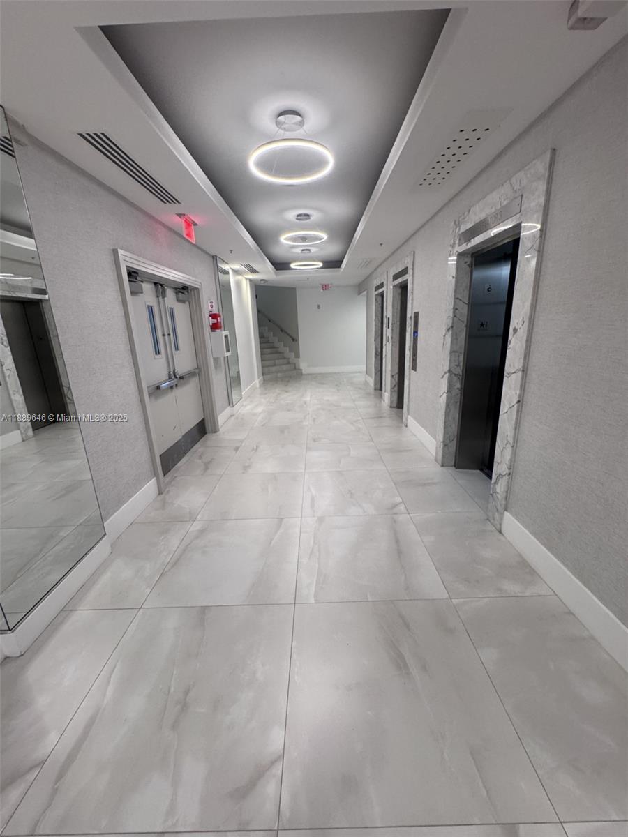 RESIDENCES ON HOLLYWOOD B - Residential