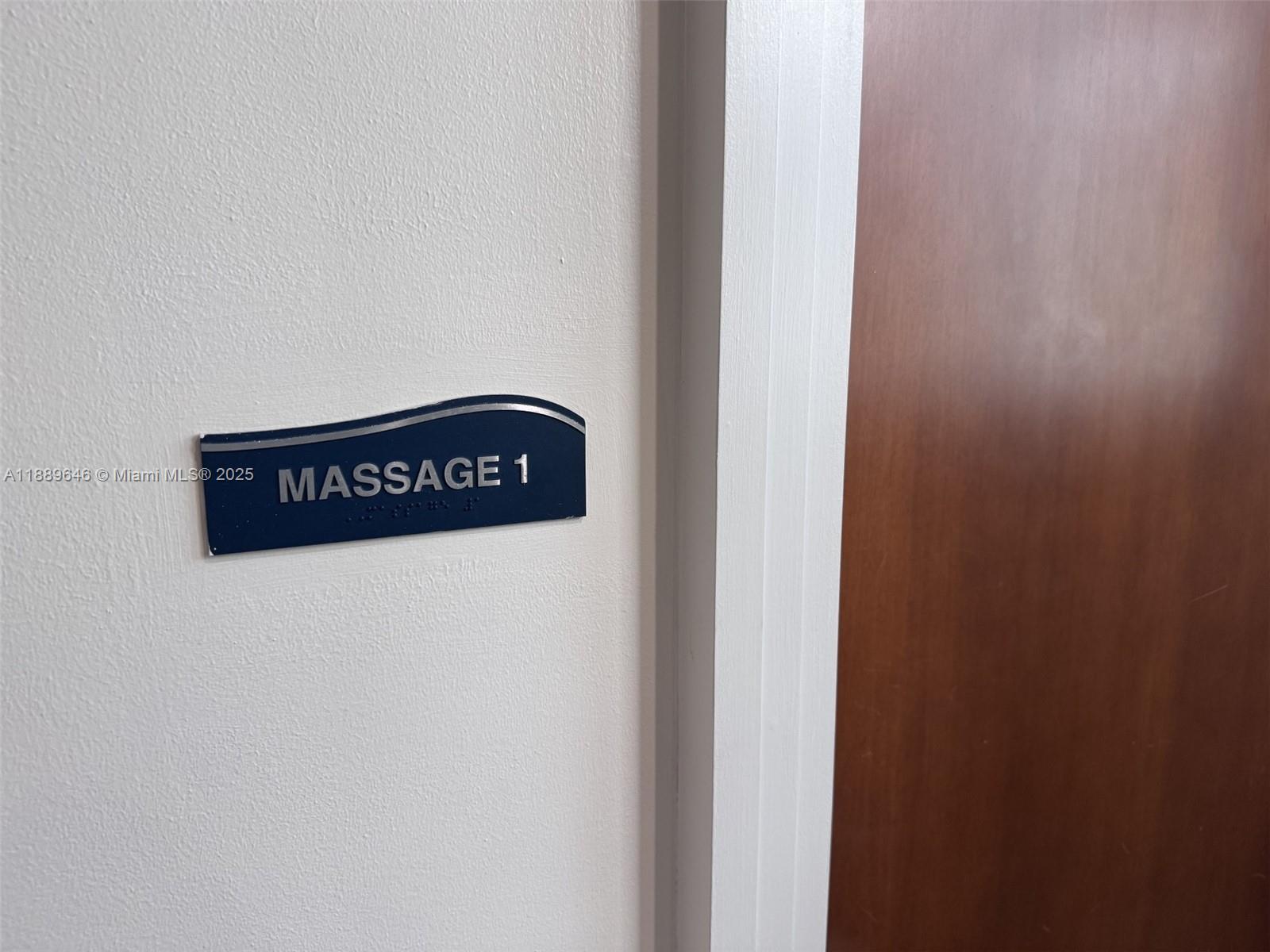 RESIDENCES ON HOLLYWOOD B - Residential