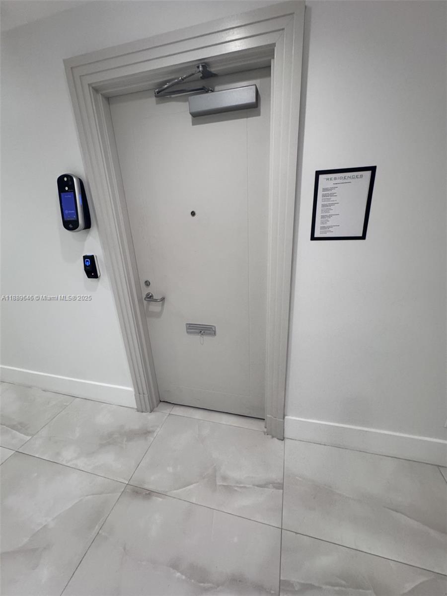 RESIDENCES ON HOLLYWOOD B - Residential