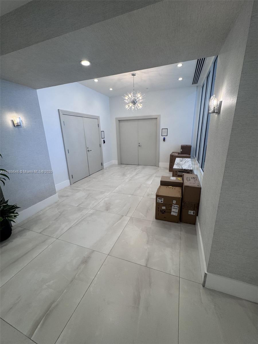 RESIDENCES ON HOLLYWOOD B - Residential