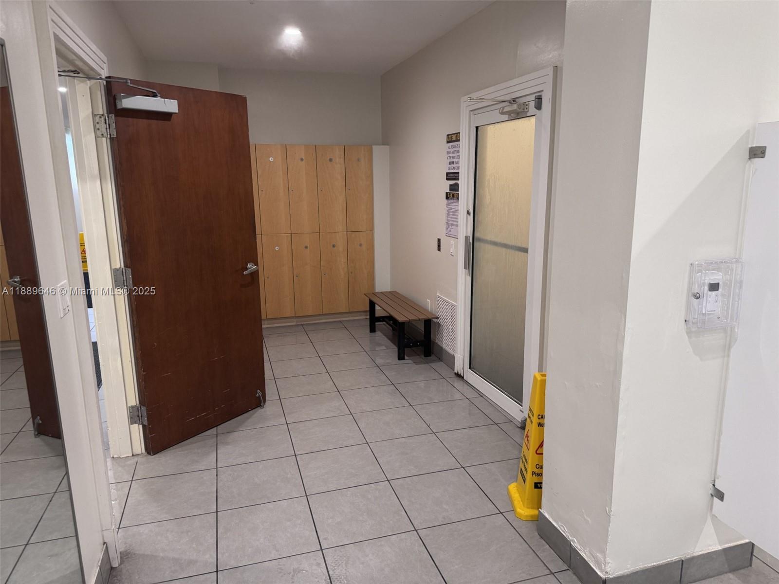 RESIDENCES ON HOLLYWOOD B - Residential