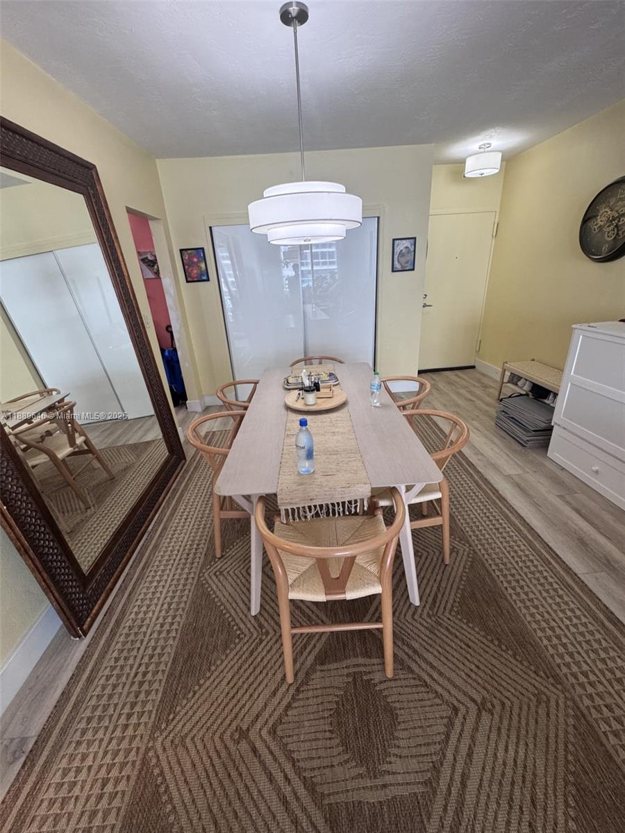 RESIDENCES ON HOLLYWOOD B - Residential