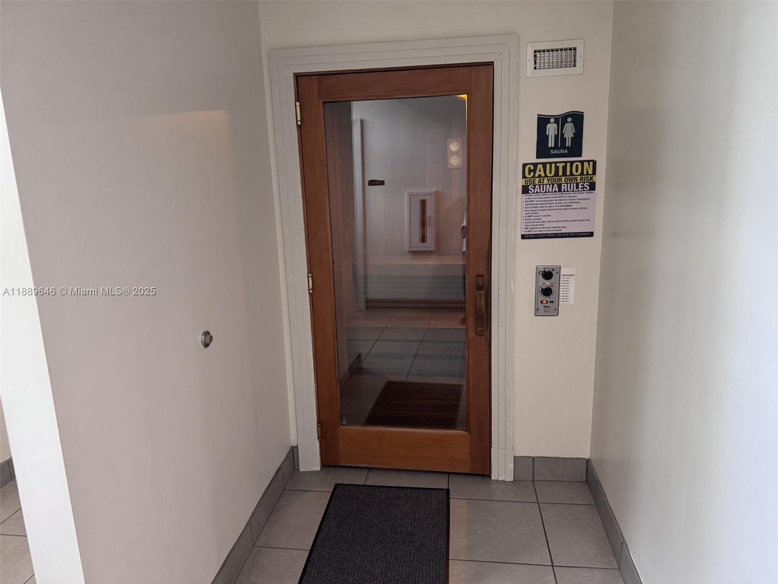 RESIDENCES ON HOLLYWOOD B - Residential