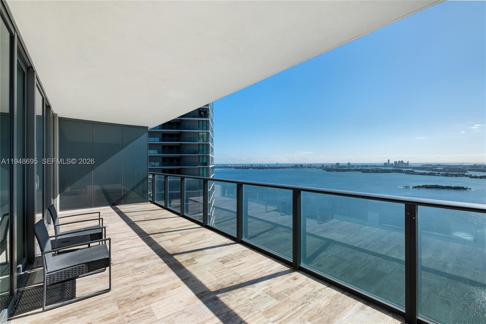 PARAISO BAY CONDO - Residential