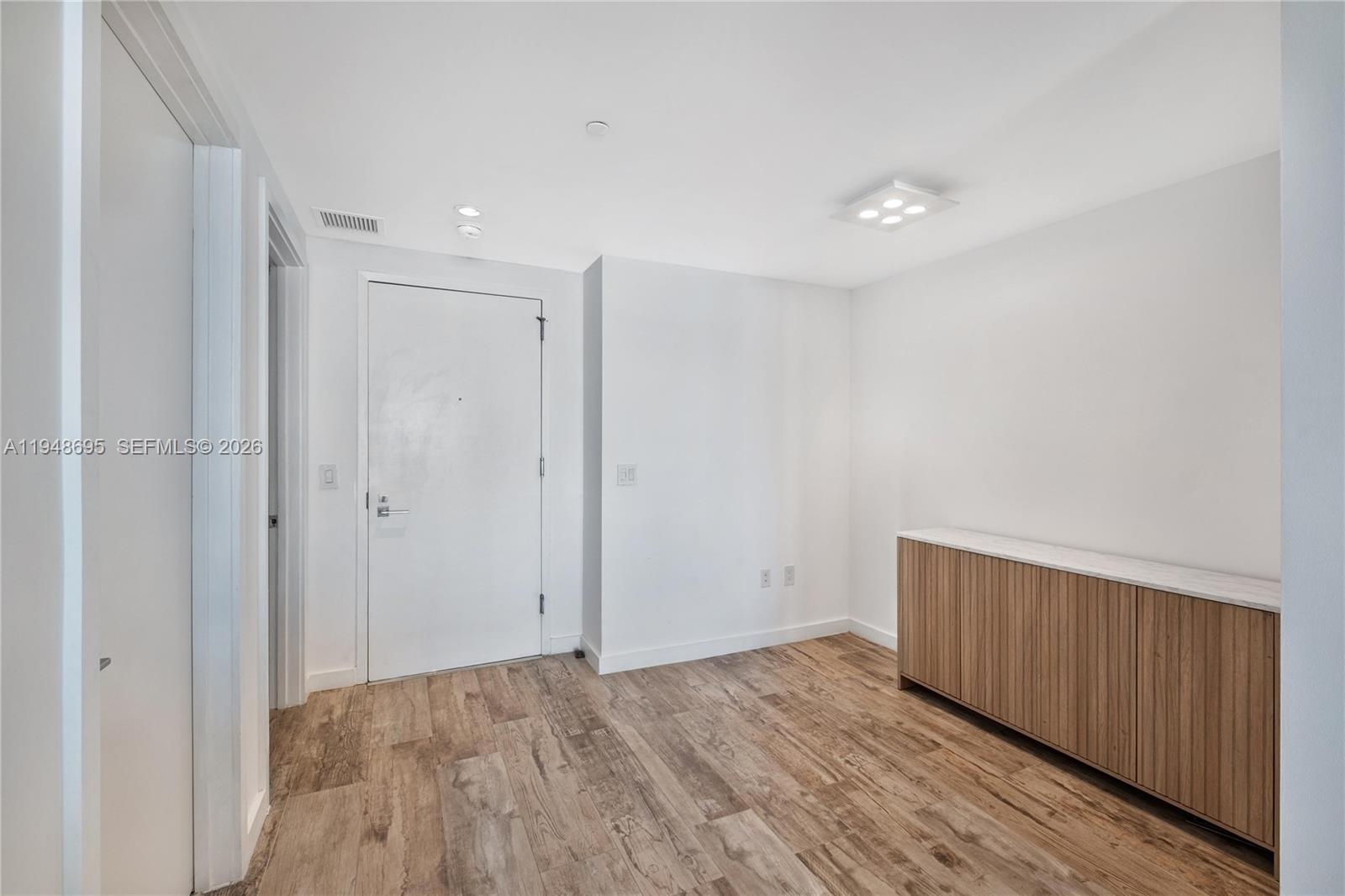 PARAISO BAY CONDO - Residential