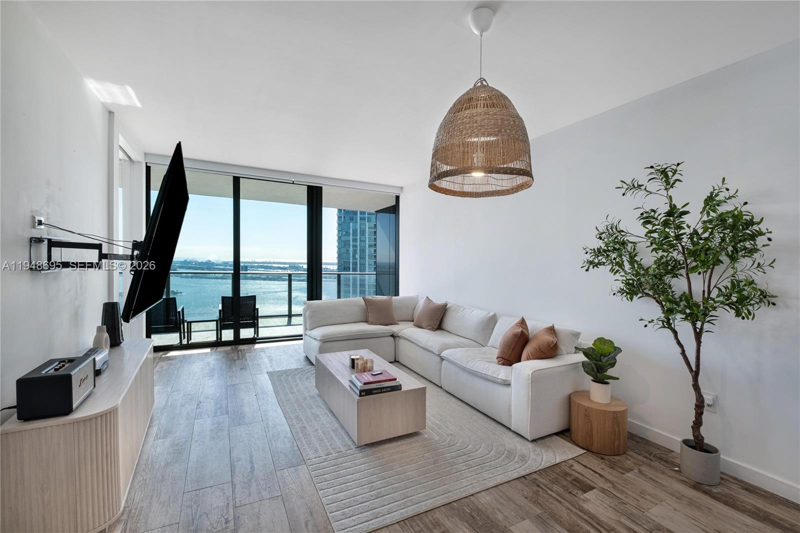 PARAISO BAY CONDO - Residential