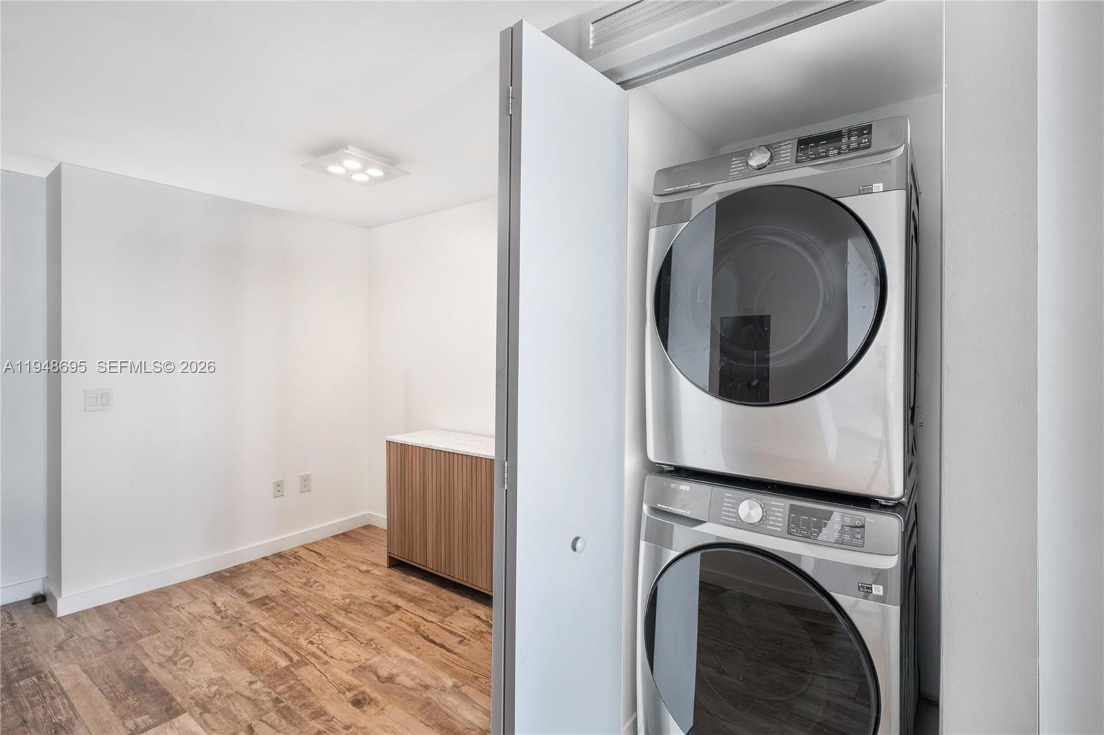 PARAISO BAY CONDO - Residential