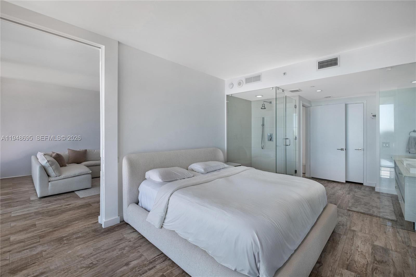 PARAISO BAY CONDO - Residential