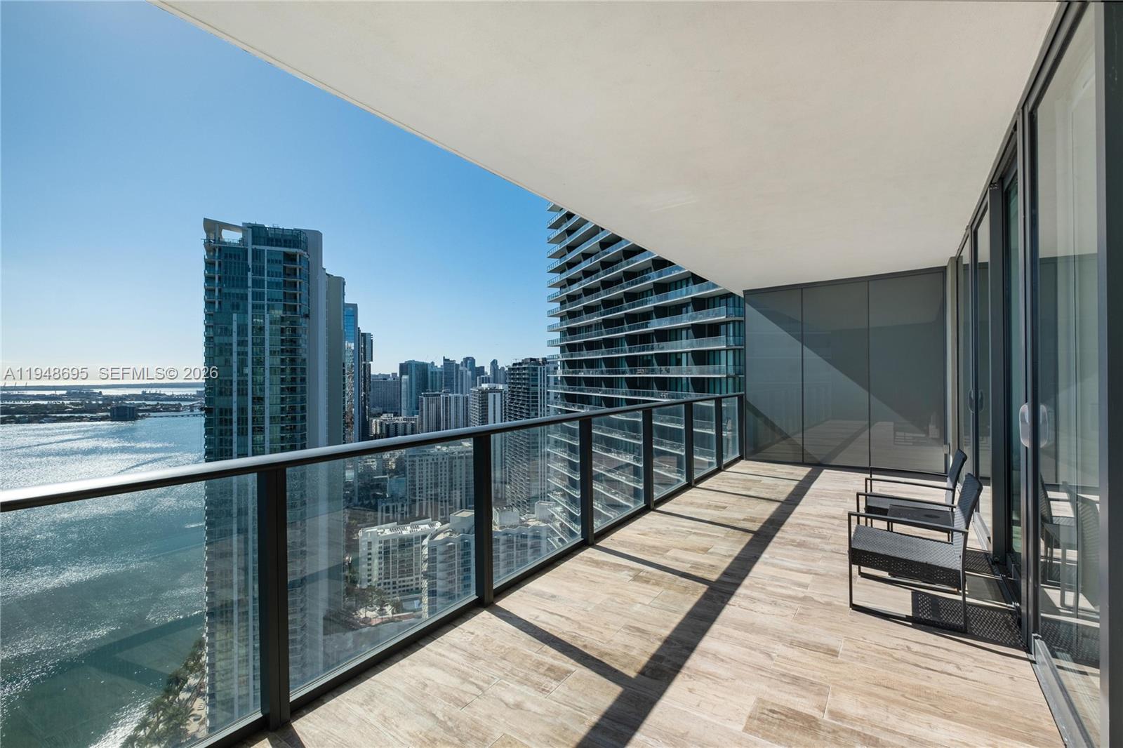 PARAISO BAY CONDO - Residential