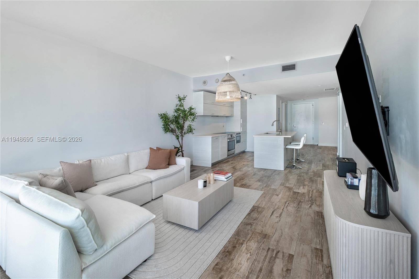 PARAISO BAY CONDO - Residential