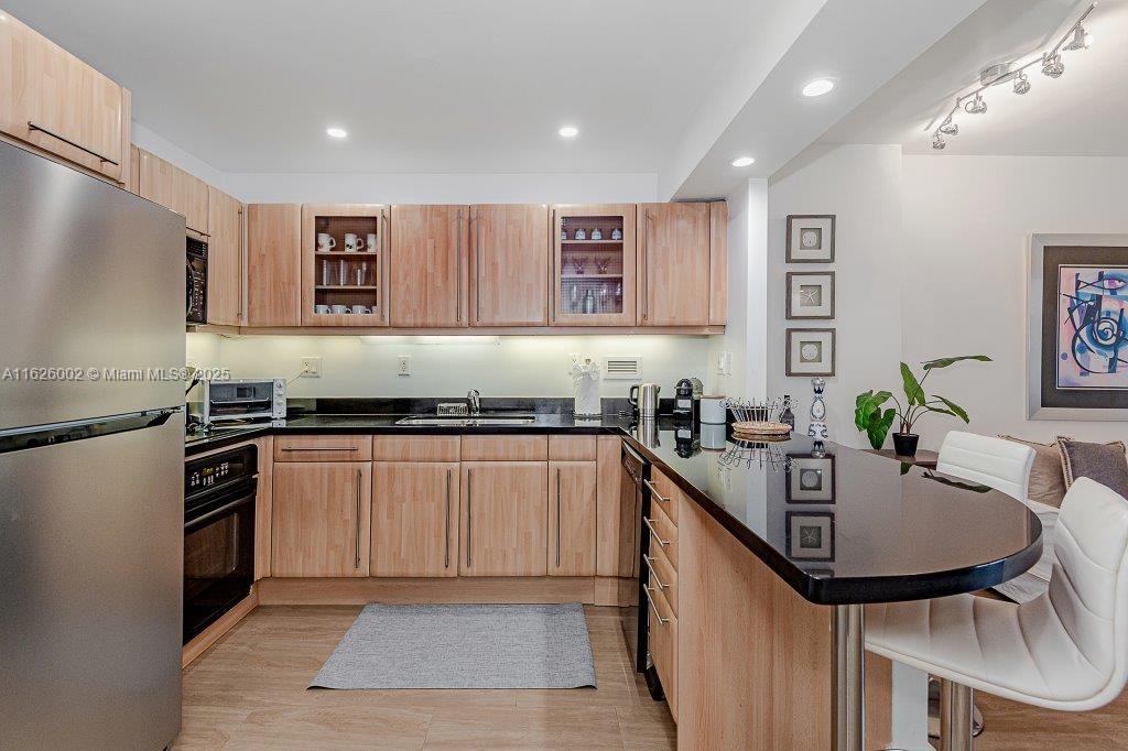 RONEY PALACE CONDO - Residential Lease