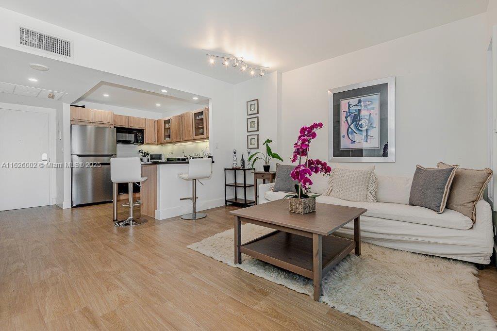 RONEY PALACE CONDO - Residential Lease