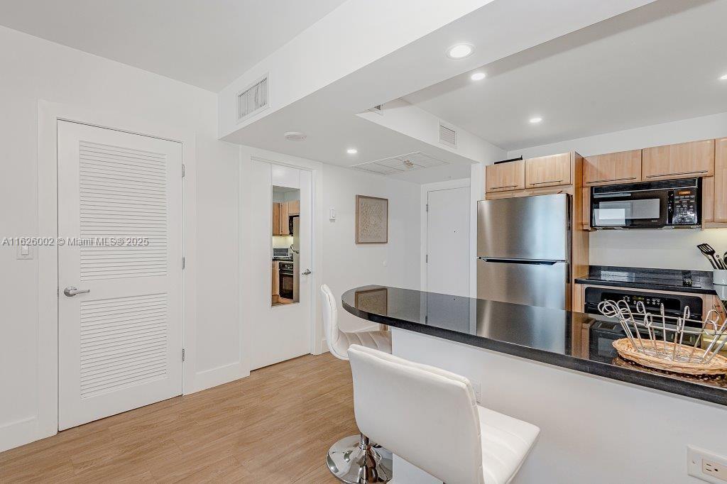 RONEY PALACE CONDO - Residential Lease