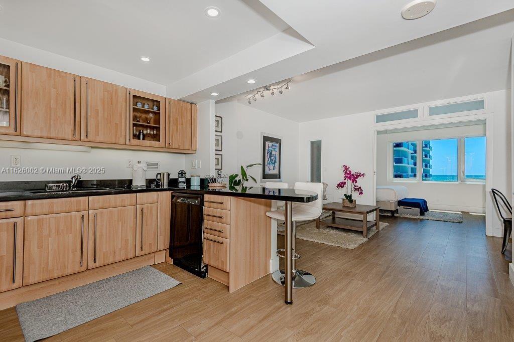 RONEY PALACE CONDO - Residential Lease