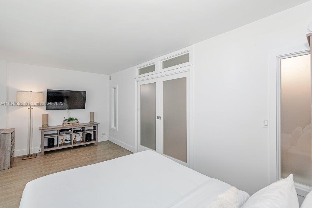 RONEY PALACE CONDO - Residential Lease