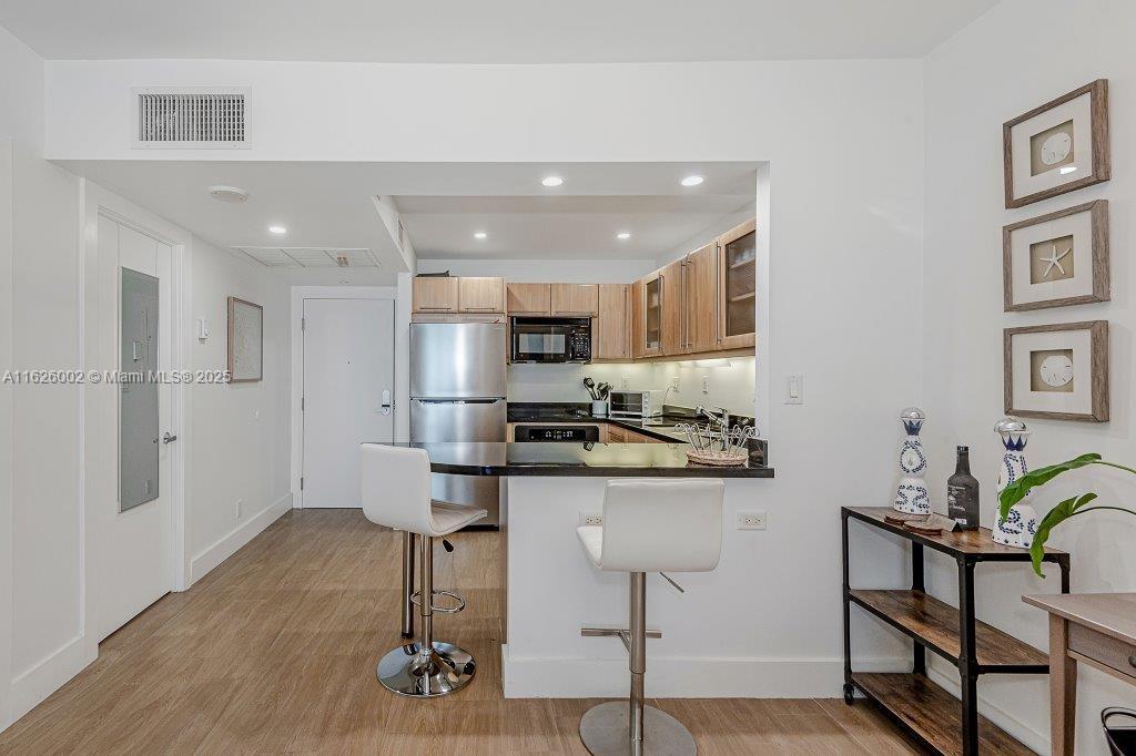 RONEY PALACE CONDO - Residential Lease